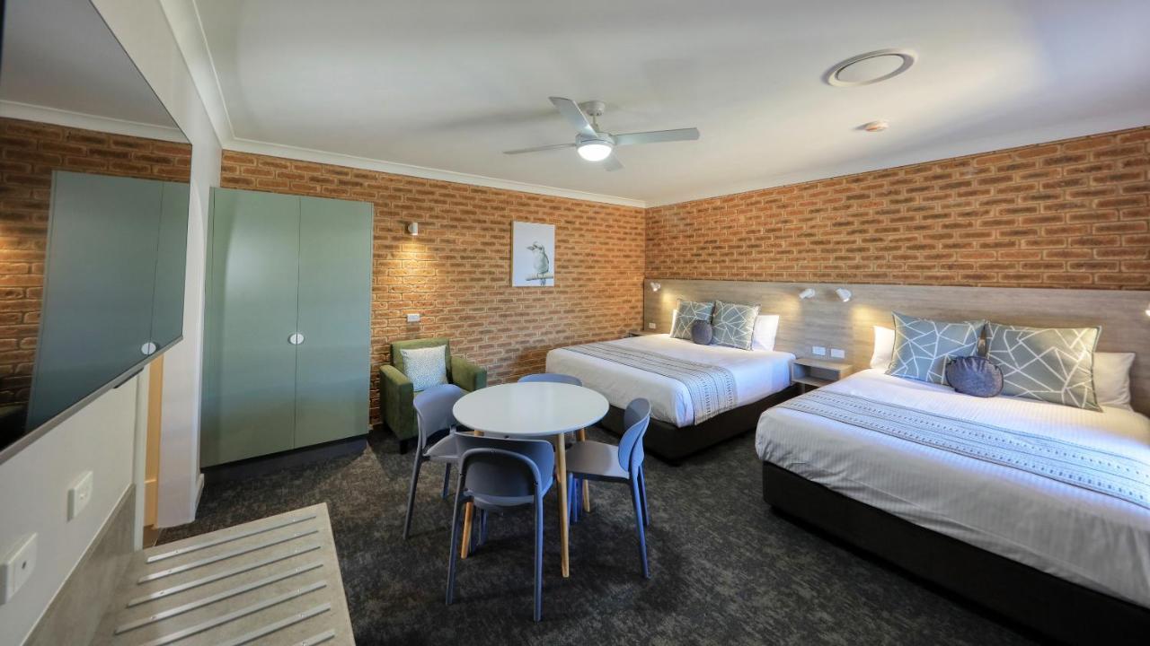 Hamilton Henry Parkes Motor Inn Bagian luar foto