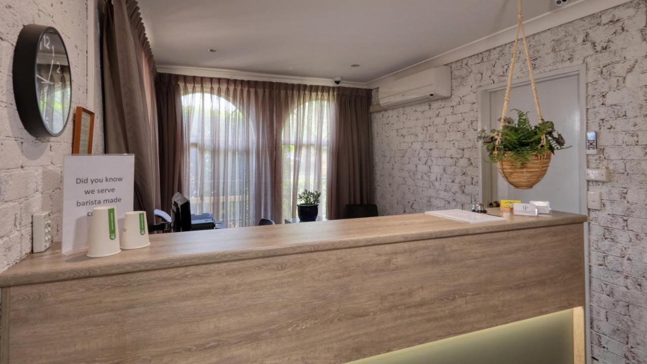 Hamilton Henry Parkes Motor Inn Bagian luar foto