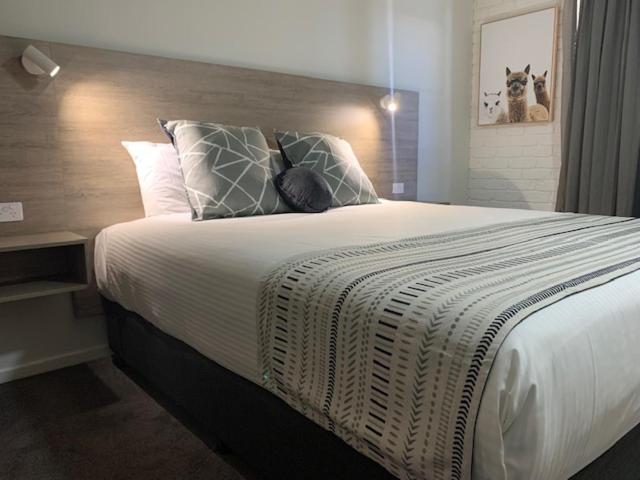 Hamilton Henry Parkes Motor Inn Bagian luar foto